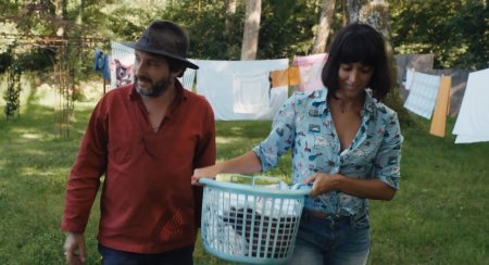 На плаву (2015)