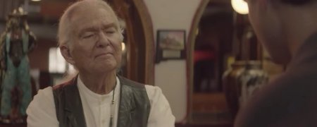 На дне мира (2016)