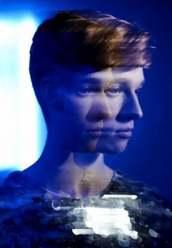 Фильм Блестки в голубой комнате (2019)